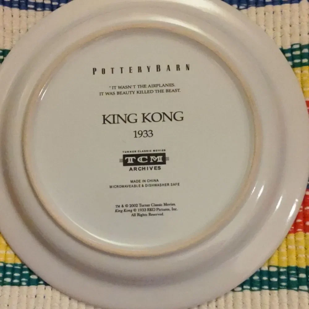 ‎🤩 Pottery Barn movie plates 🤩2 for $20
